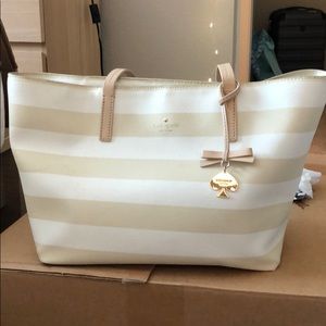 Kate Spade tote. Good condition!